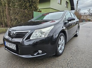 Używany Toyota Avensis 2010