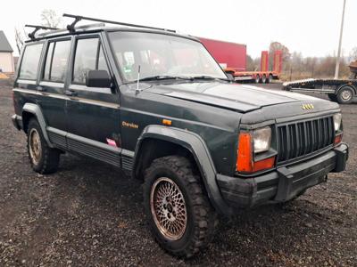 Jeep Eagle Cherokee 4,0 benzyna 2003 rok