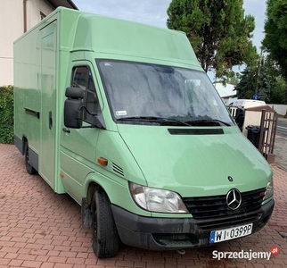 Food Truck Mercedes Benz