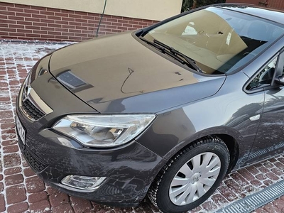 Opel Astra 1.7CDTI 110KM 2010 Niski Przebieg 2 kpl kół Hak