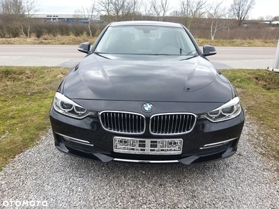 BMW Seria 3 316i Luxury Line