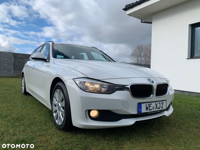 BMW Seria 3 318d DPF Touring Edition Lifestyle