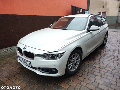 BMW Seria 3 318i Advantage