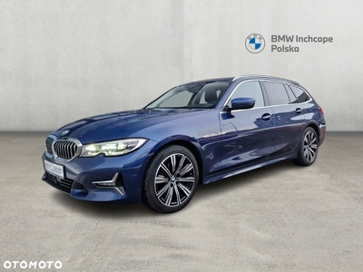 BMW Seria 3 320d xDrive MHEV Luxury Line