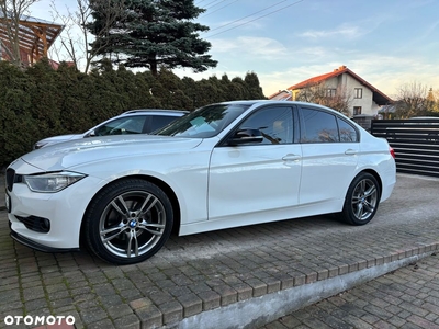 BMW Seria 3 328i Touring Sport Line