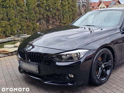 BMW Seria 3 328i xDrive Sport Line