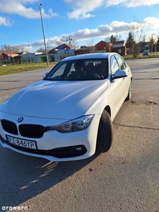BMW Seria 3 330i xDrive Luxury Line