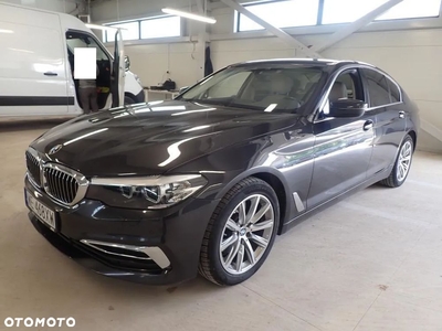 BMW Seria 5 520i Luxury Line