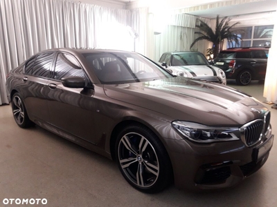 BMW Seria 7 750i xDrive