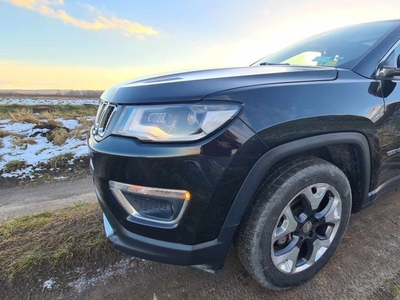 Jeep Compass 2,4 4x4 panorama