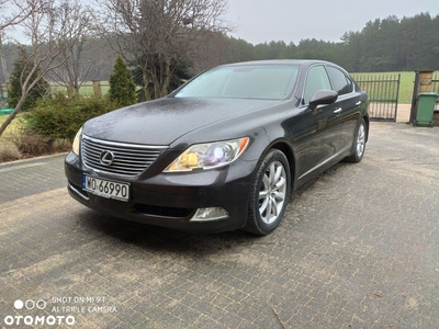 Lexus LS 460