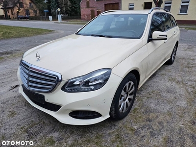 Mercedes-Benz Klasa E 220 T CDI DPF BlueEFFICIENCY Automatik