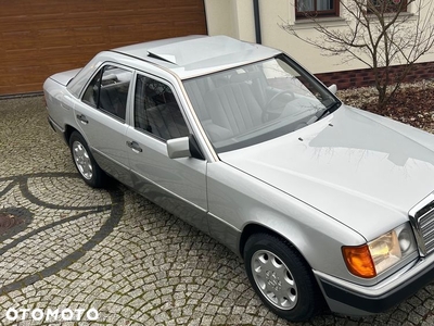 Mercedes-Benz W124 (1984-1993)