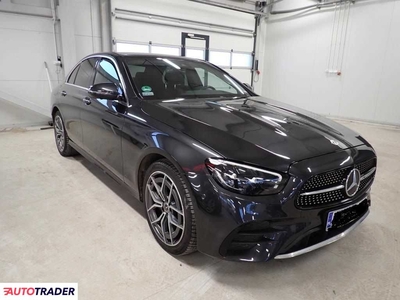 Mercedes E-klasa 2.0 hybrydowy 320 KM 2021r. (Piaseczno, k. Warszawy POLUB NAS NA: https://www.facebook.com/poleasingowesamochody/ i bądź zawsze na bieżąco z ofertą.)