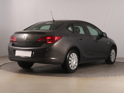 Opel Astra 2015 1.6 16V 193119km Sedan