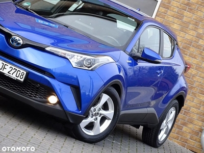 Toyota C-HR Hybrid Style Selection