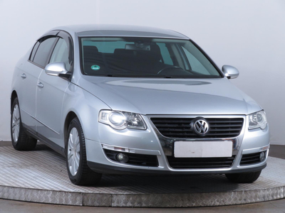 Volkswagen Passat 2010 2.0 TDI 107000km ABS