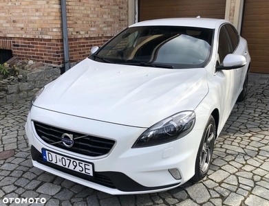 Volvo V40 D2 Drive-E R-Design Momentum