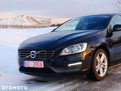 Volvo V60 D2 Momentum