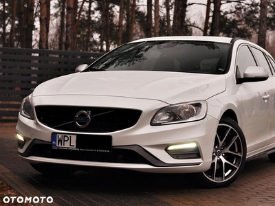 Volvo V60 D4 R-Design