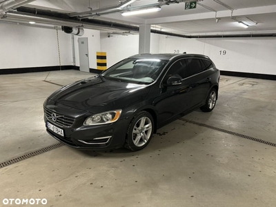 Volvo V60 T5 Drive-E Dynamic Edition (Momentum)