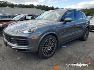 2020 PORSCHE CAYENNE