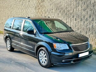 Chrysler Town & Country V