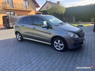 Mercedes-Benz Klasa B Mercedes- Benz B200 (B-Klasa)