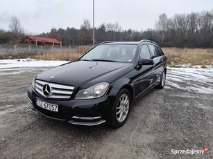 Mercedes w204, bogato wyposażony , stan bdb