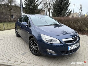 Opel Astra J 1.6 benzyna 115 koni klimatyzacja podgrzewane fotele pdc