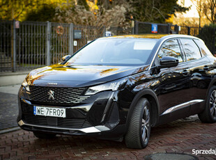 Peugeot 3008 Plug-in Hybrid 225 KM – elegancki, czarny SUV