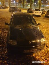 Sprzedam renault clio z gazem za 1000zl