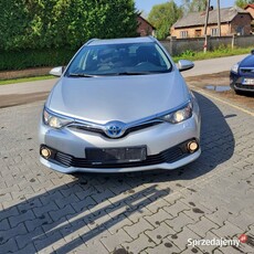 Toyota Auris 1,8 hybryda, bezwypadkowy, super stan