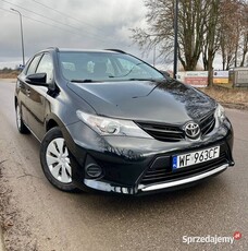 Toyota Auris Kombi 1.6 benzyna