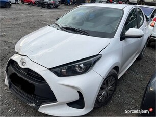 Toyota yaris 2022 benzyna navi