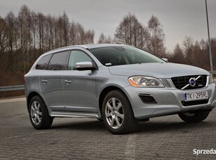 Volvo XC60 R-design D3 136KM