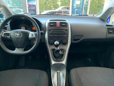 Toyota Auris zadbana, niski przebieg