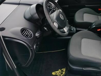 Volkswagen New Beetle 1.4 Benzyna 75 KM Klima Ładny Stan