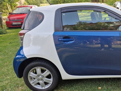 Toyota iQ