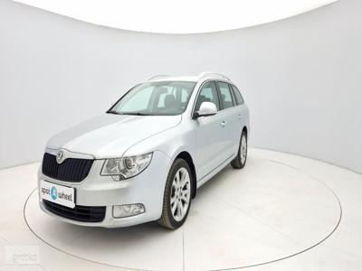 Skoda Superb 2.0 TDI 140KM, xenon, alu, navi, 4x4, czujniki park tyl, isofix