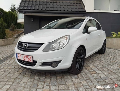 OPEL CORSA D COLOR EDITION - 1.4 Benzyna, felgi 17 cali, czarny dach