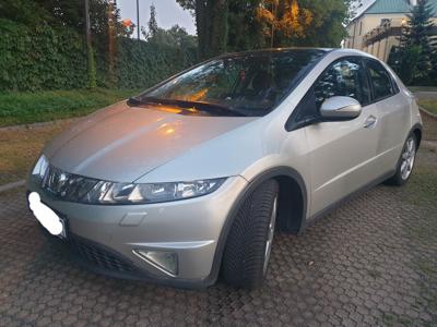 Honda Civic Ufo 1.8 l 2007 r Benzyna