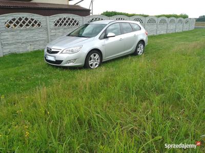 Sprzedam Opla Astre 1.7 CDTI auto po dużym serwisie