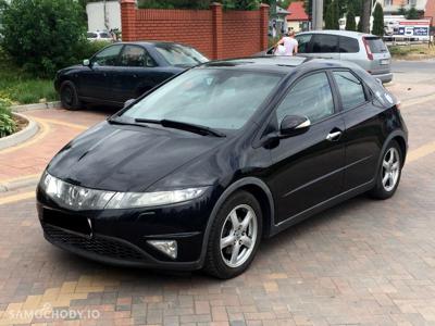 Używane Honda Civic Czarna_5drzwi_1.8Benzyna_Piekna