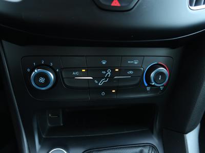 Ford Focus 2018 1.6 i 78811km ABS klimatyzacja manualna