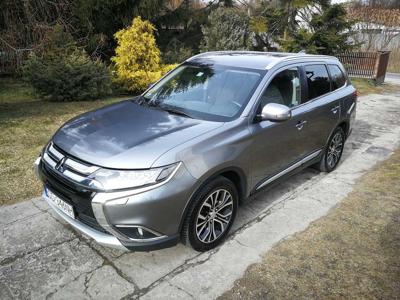 Mitsubishi Outlander 2016/2017 4x4 automat 7 miiejsc