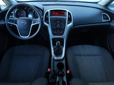 Opel Astra 2010 1.4 T 199106km ABS klimatyzacja manualna
