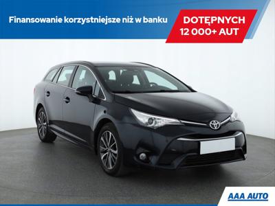Toyota Avensis III Wagon Facelifting 2015 2.0 D-4D 143KM 2017