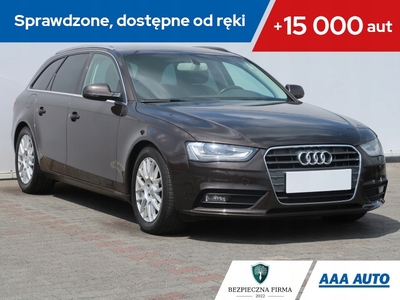 Audi A4 B8 Avant Facelifting 3.0 TDI 204KM 2012