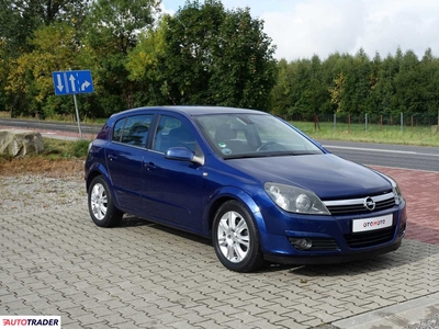 Opel Astra 1.6 benzyna 105 KM 2004r. (Buczkowice)